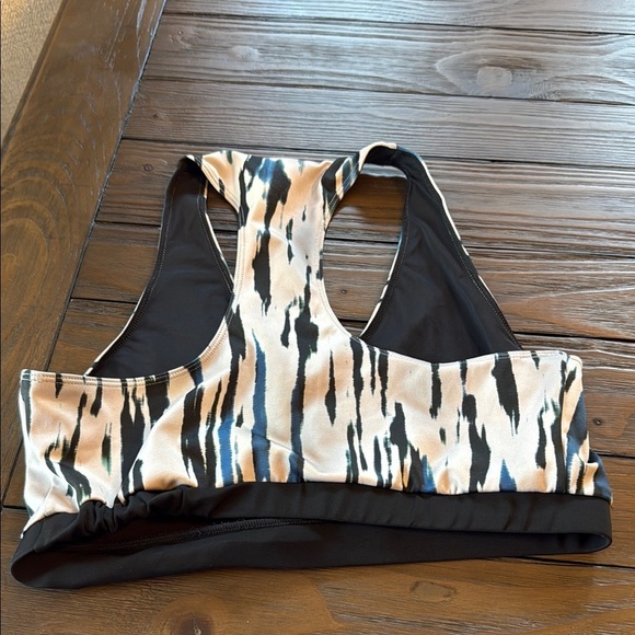 Noli Black and Cream Sports Bra with Bold Stripes - Picture 4 of 5